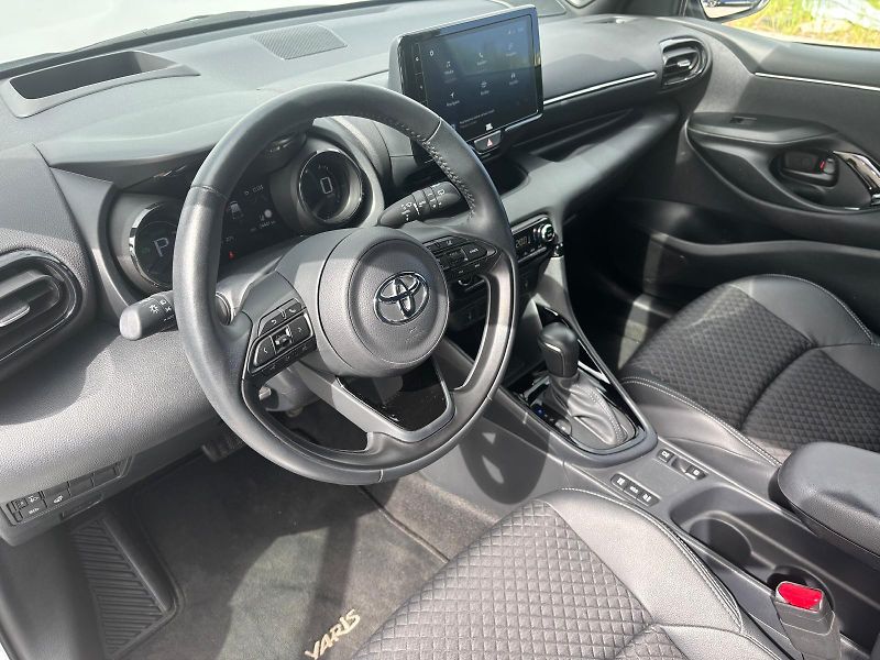 Toyota Yaris 1.5 HSD e-CVT Selection Style - fotka 11 z 28