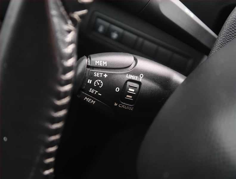 Peugeot 308 (2015) 2.0 HDI, Automat, Navi - fotka 17 z 23