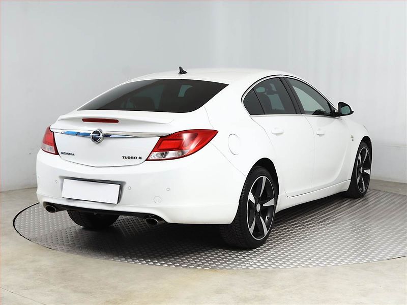 Opel Insignia (2011) OPC Line 2.0 Turbo, 4X4 - fotka 5 z 16