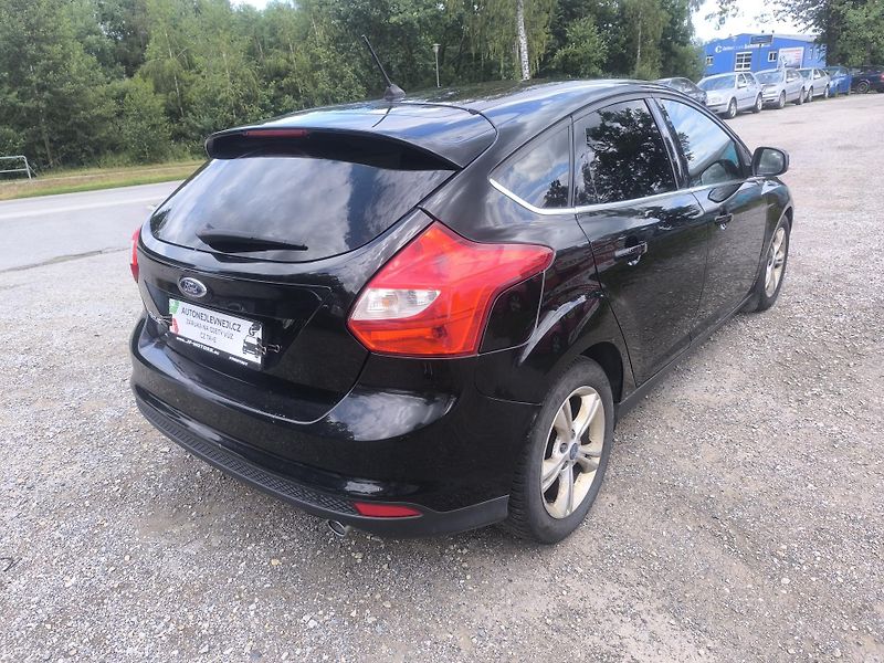 Ford Focus 2.0TDCI103KW,MAX VÝBAVA,KRÁSNÝ - fotka 4 z 27