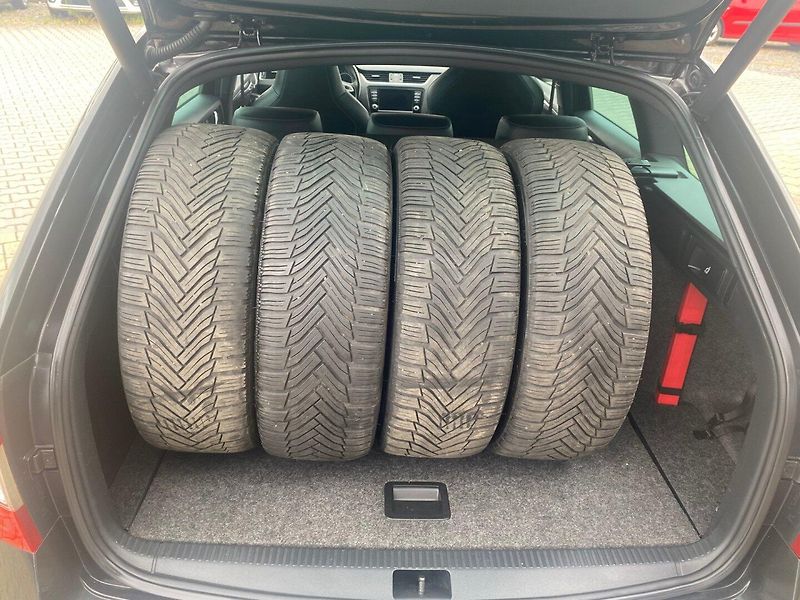 Škoda Octavia (2015) III Kombi 2.0 TDi RS 135 kW - fotka 15 z 23