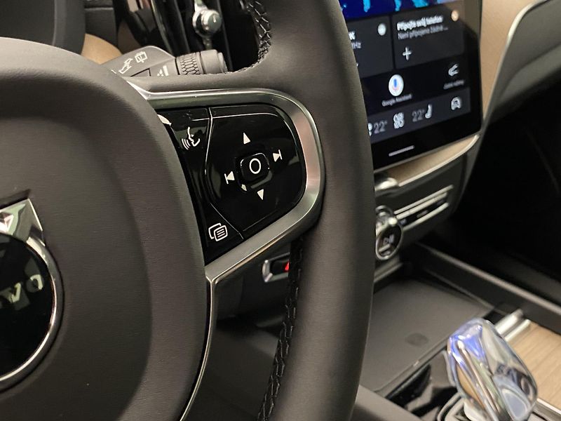 Volvo XC60 B5 AWD BRIGHT ULTRA AUT CZ - fotka 21 z 60