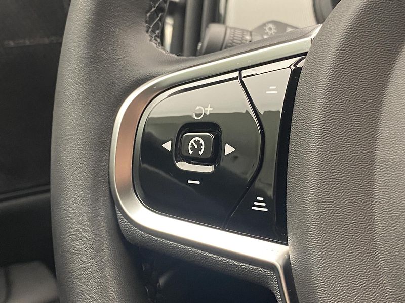 Volvo V90 T6 AWD RECHARGE DARK PLUS AUT - fotka 20 z 54
