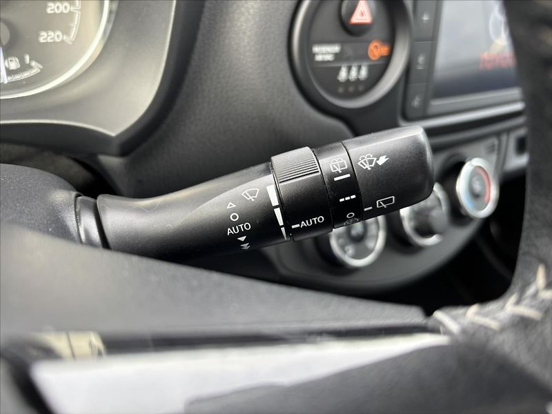 Toyota Yaris 1,5 VVT-i Active KAMERA - fotka 30 z 34