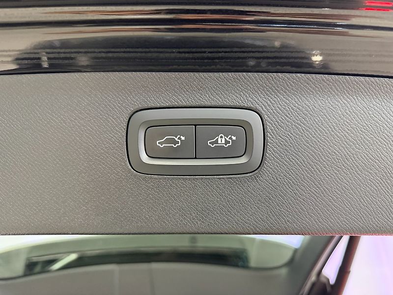 Volvo XC90 B5 AWD INSCRIPTION, ACC, LED, - fotka 27 z 30