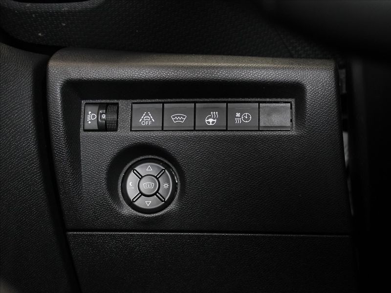 Citroën ë-C4 0,1 46kWh Shine NAVI Záruka ČR - fotka 19 z 23