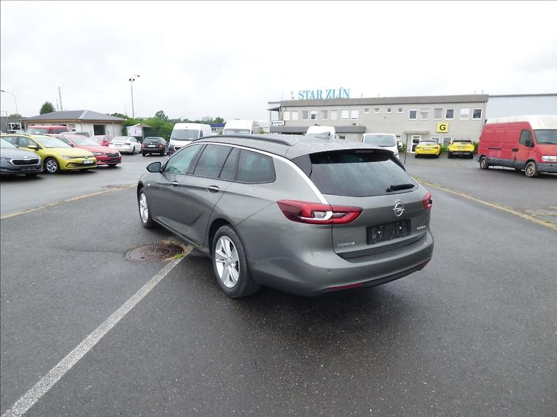 Opel Insignia 2,0 CDTi  Business Edition - fotka 6 z 39