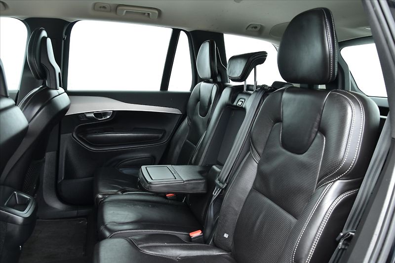 Volvo XC90 D5 AWD INSCRIPTION ČR - fotka 11 z 26