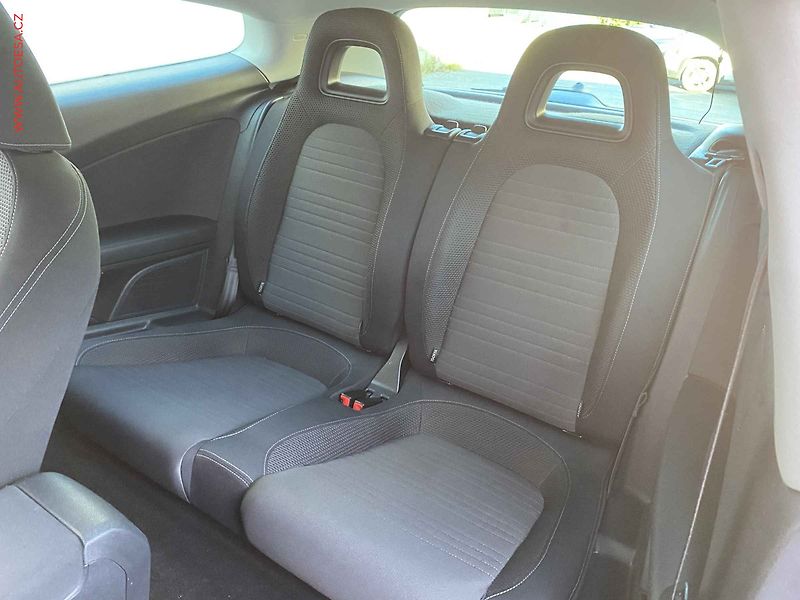 Volkswagen Scirocco (2009) 1.4TSi, Navi - fotka 10 z 15