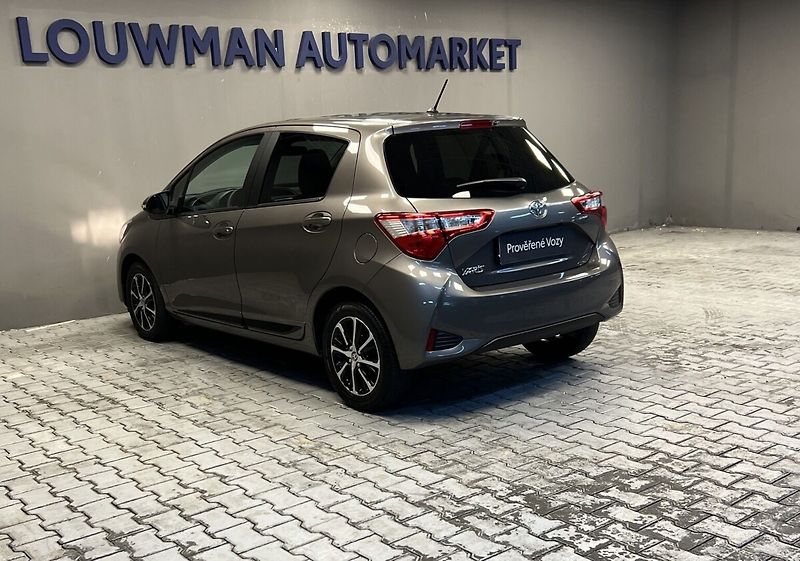 Toyota Yaris 1.5 AT ACTIVE TREND - fotka 14 z 15