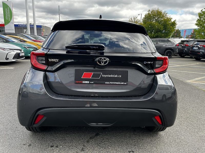 Toyota Yaris 1.5 Hybrid Style ODBĚR ihned - fotka 7 z 29