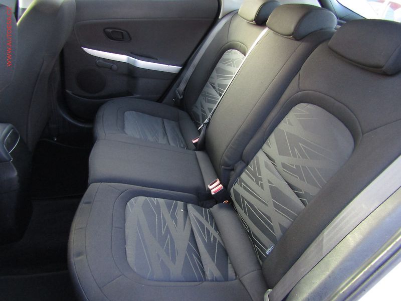 Kia Ceed (2014) 1.4 CRDi, ČR, AC, TZ, temp - fotka 10 z 15