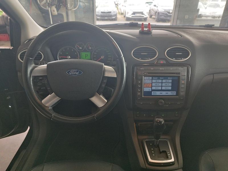 Ford Focus (2006) 2,0i,107KW,AUTOMAT,XEN,ALU,NAV - fotka 23 z 36