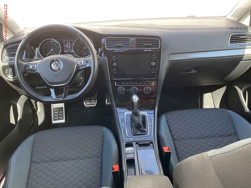 Volkswagen Golf (2019) 1.5 TSi, IQ Drive, DSG, navi - fotka 8 z 17