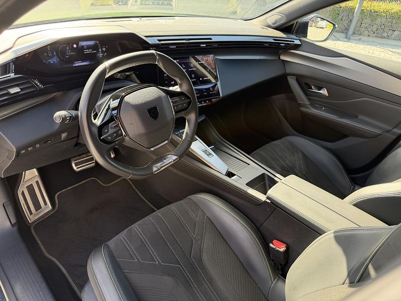 Peugeot 308 (2023) e-GT HYBRID 225  - fotka 18 z 29