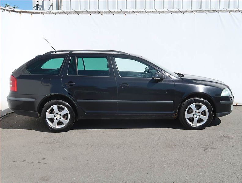 Škoda Octavia (2007) Elegance 2.0 TDI, 4X4 - fotka 6 z 19