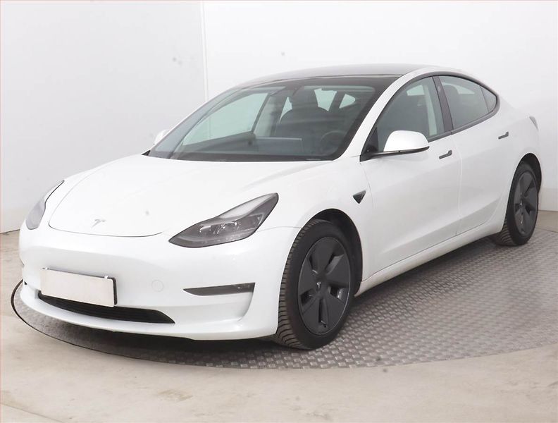 Tesla Model 3 (2021) Long Range 4WD 74kWh, SoH 88% - fotka 2 z 20