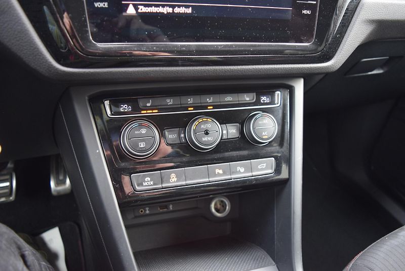 Volkswagen Touran (2018) 1.4TSI 110kw COMFORTLINE SOUND - fotka 26 z 50