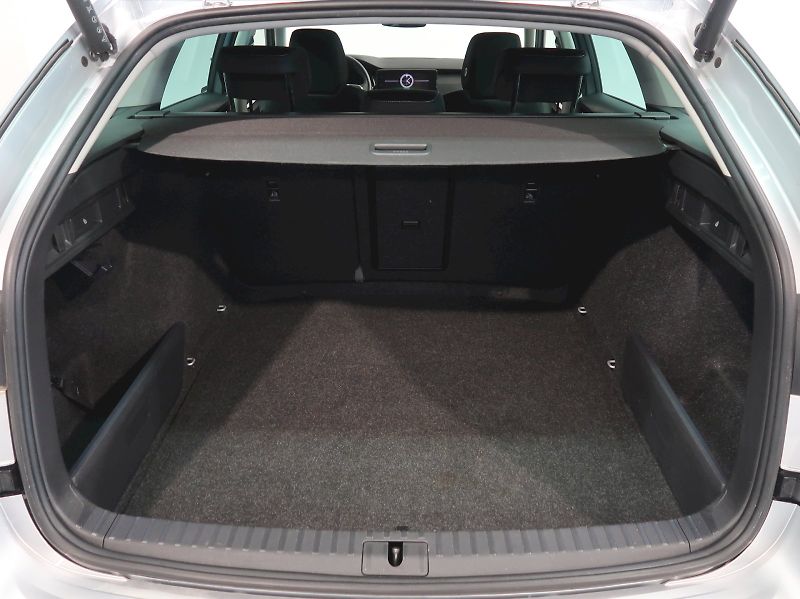 Škoda Octavia (2024) FRESH PLUS 1.5TSI 110KW ZÁRUKA - fotka 35 z 37