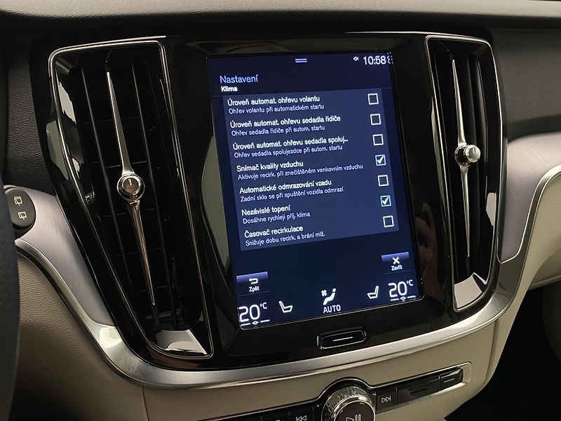 Volvo V60 D4 MOMENTUM AUT - fotka 42 z 47