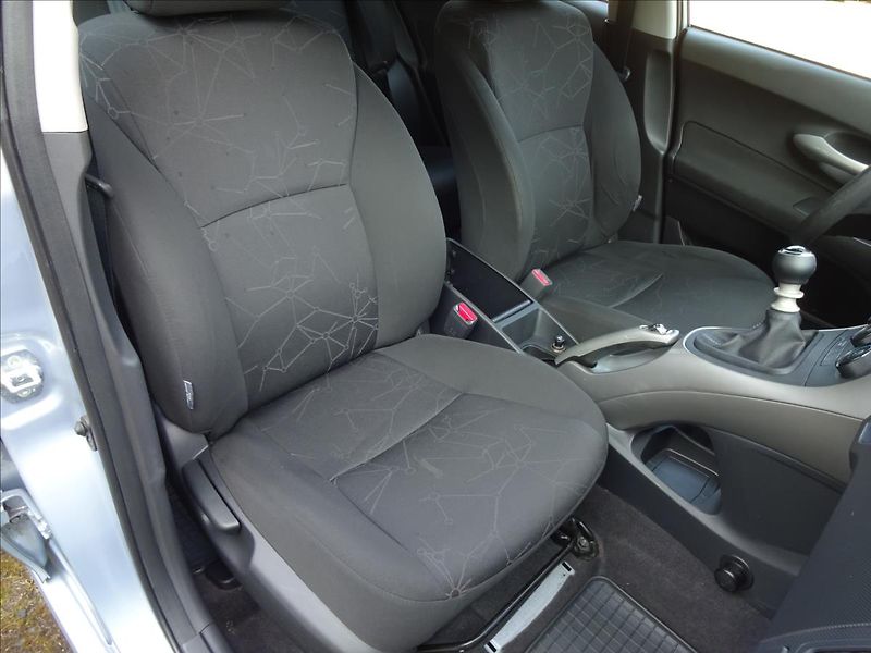 Toyota Auris 1,33 VVTi 74 kW - fotka 28 z 41