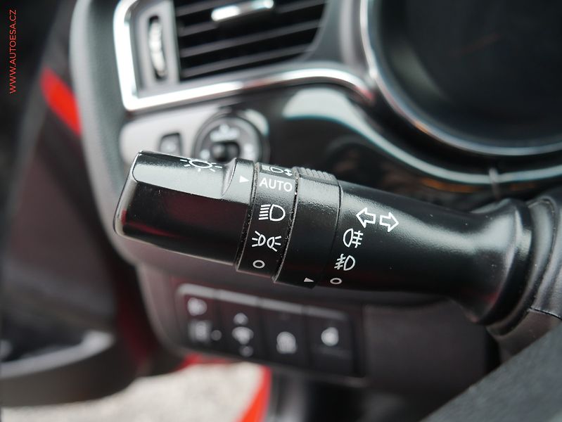 Kia Ceed (2016) 1.6 CRDi, ČR, AC, navi, park - fotka 20 z 27