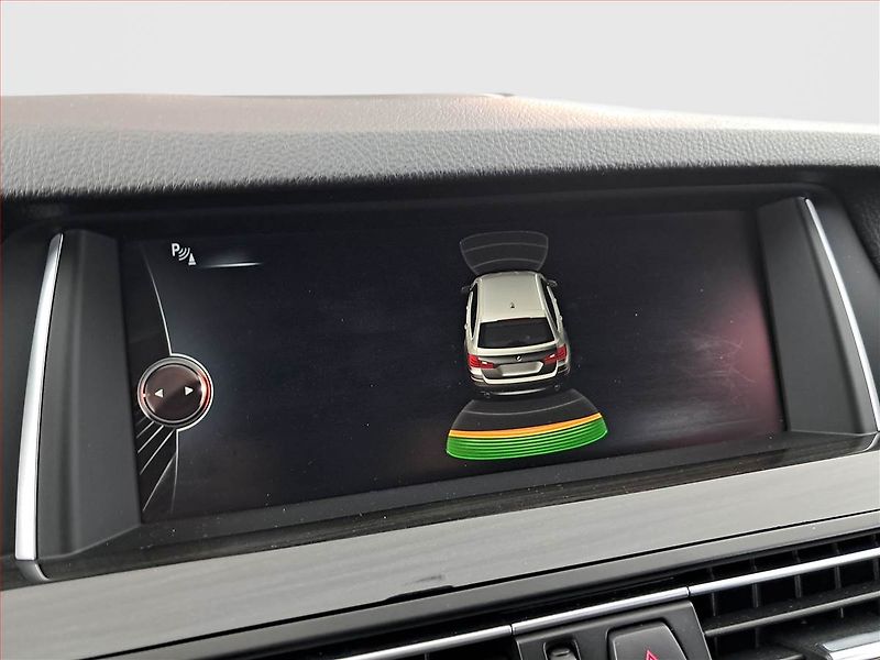 BMW Řada 5 (2015) 520d, Automat, Tempomat - fotka 16 z 24