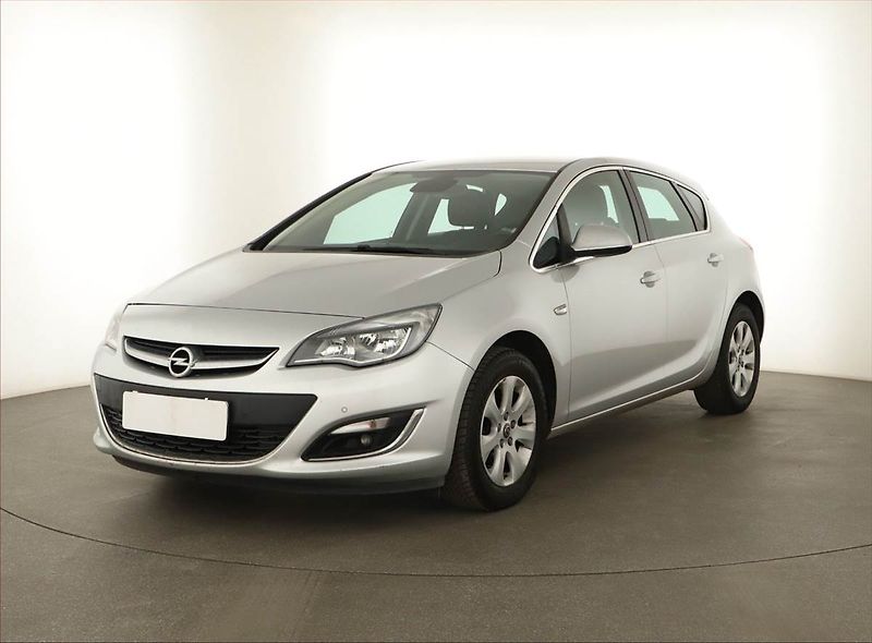 Opel Astra (2015) 1.6 CDTI, Tempomat - fotka 2 z 13