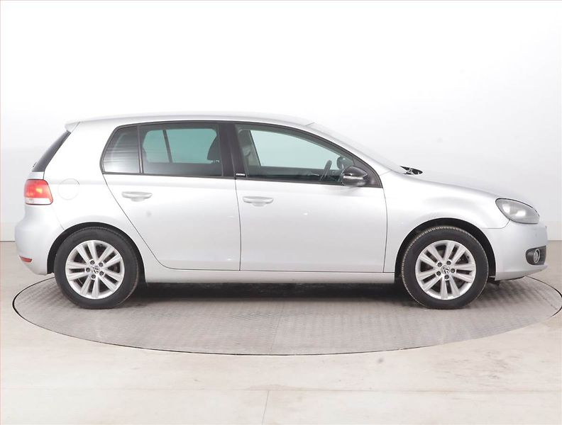 Volkswagen Golf (2011) 1.2 TSI, Tempomat - fotka 6 z 14