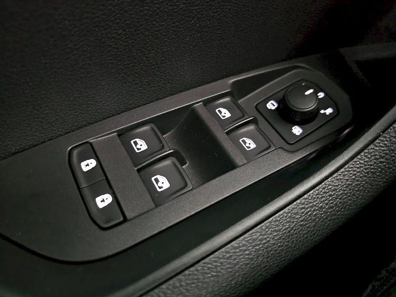 Škoda Karoq (2020) 1.5TSi 110kW Ambition Tažné - fotka 26 z 31