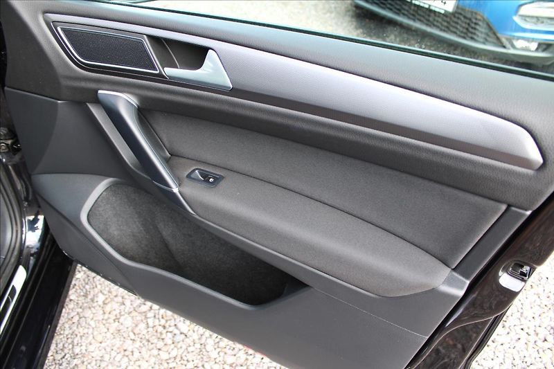 Volkswagen Golf Sportsvan 1,2 TSi 81kW LOUNGE, kamera - fotka 22 z 33