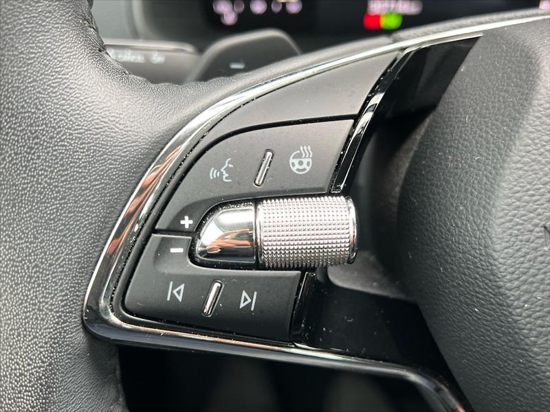Škoda Karoq 1,5 TSi 110kW 7DSG AMBITION FR - fotka 26 z 27