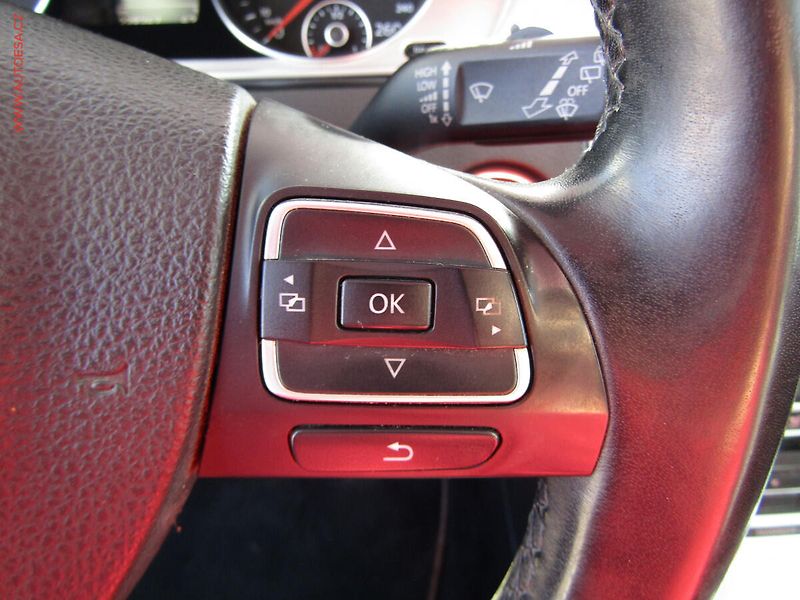 Volkswagen Passat (2012) 2.0 TDi, DSG, kůže, panor. - fotka 14 z 23