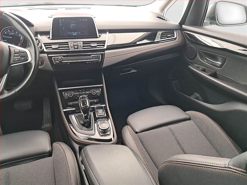 BMW Řada 2 (2019) 218i Gran Tourer, Automat - fotka 8 z 18