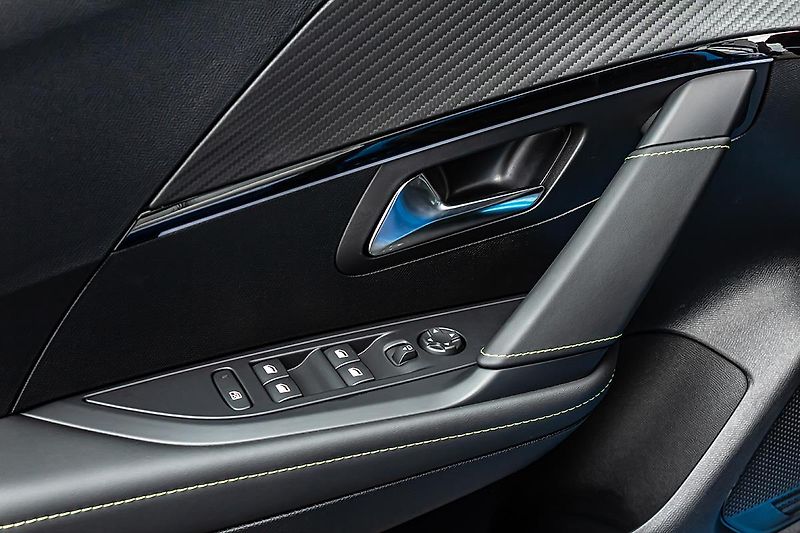 Peugeot 208 (2026) 1,2   GT Hybrid 145 e-DCS6 - fotka 11 z 20
