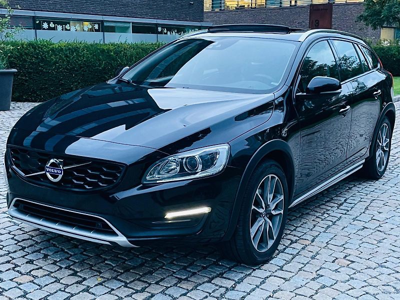Volvo V60 2.4D4 5V AUTOMAT KAMERA TAŽNÉ - fotka 3 z 50