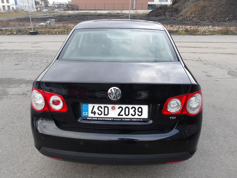 Volkswagen Jetta 1,9TDi77kW 2xkola!Po rozvodech - fotka 6 z 22