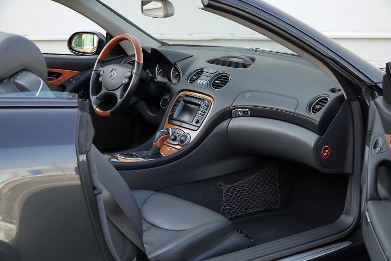 Mercedes-Benz SL 500 V8 - fotka 12 z 36