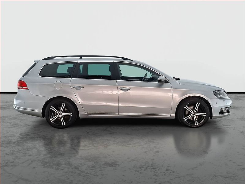 Volkswagen Passat (2012) 2.0 TDI, Automat, Xenony - fotka 6 z 19