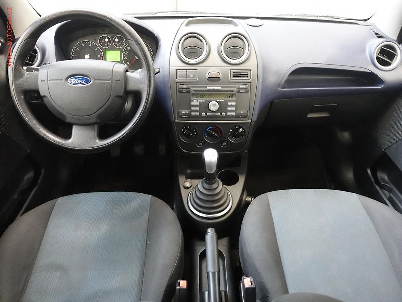 Ford Fiesta (2007) 1.3i, 2.maj,ČR, AC, STK2/28 - fotka 8 z 17