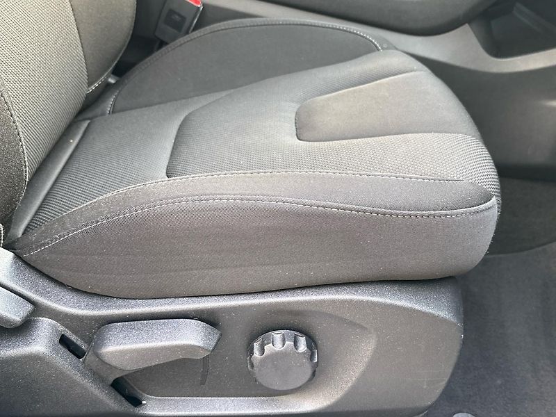 Ford S-MAX (2016) 2.0 TDCi Titanium EAT6 4x4 - fotka 14 z 49
