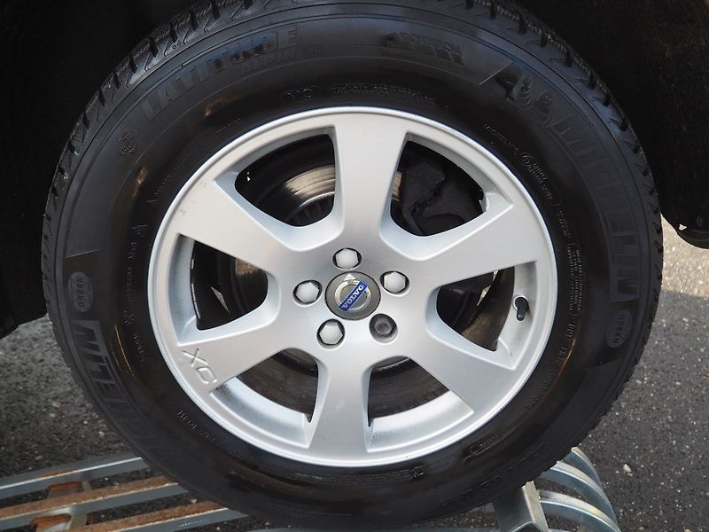 Volvo XC60 (2015) 2.4D D4 AWD - fotka 8 z 34