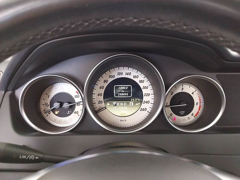 Mercedes-Benz Třídy C (2011) C 250 CDI 4MATIC, 4X4 - fotka 11 z 23