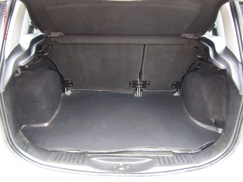 Ford Fusion (2006) 1.4 i, Klima - fotka 7 z 17