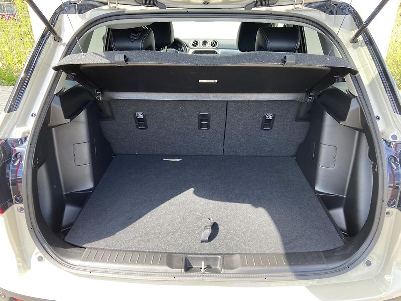 Suzuki Vitara 1.4 BoosterJet 6AT 4x4 Eleganc - fotka 12 z 21