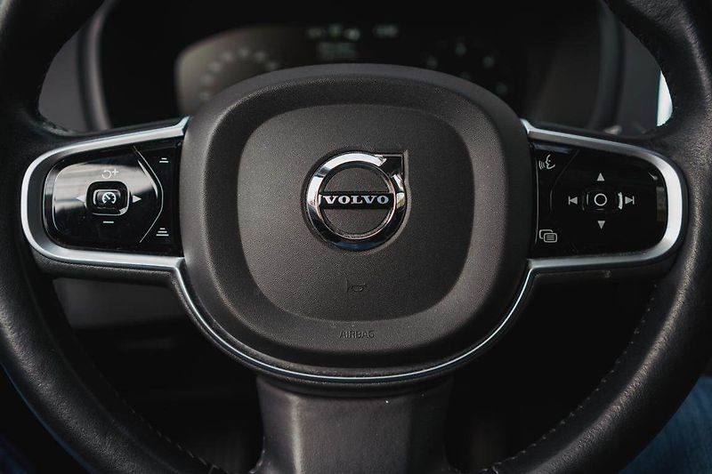 Volvo XC90 (2019) B5 AWD - fotka 16 z 28