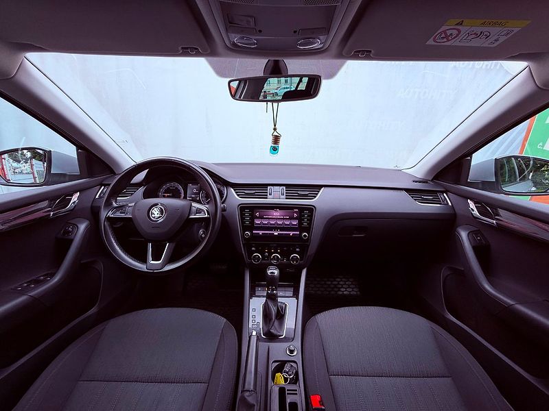 Škoda Octavia 2.0 TDi DSG Style, ČR - fotka 17 z 28