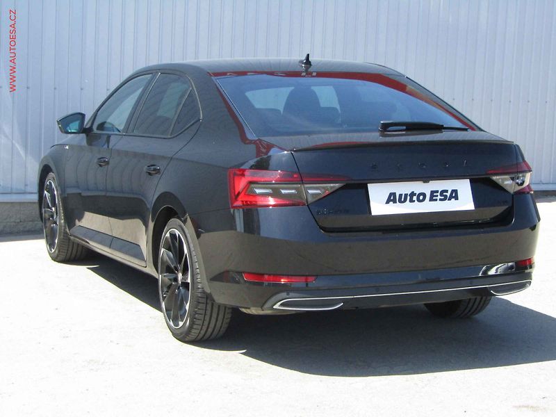 Škoda Superb (2022) 2.0 TDi 4x4, ČR, SportLine - fotka 6 z 27