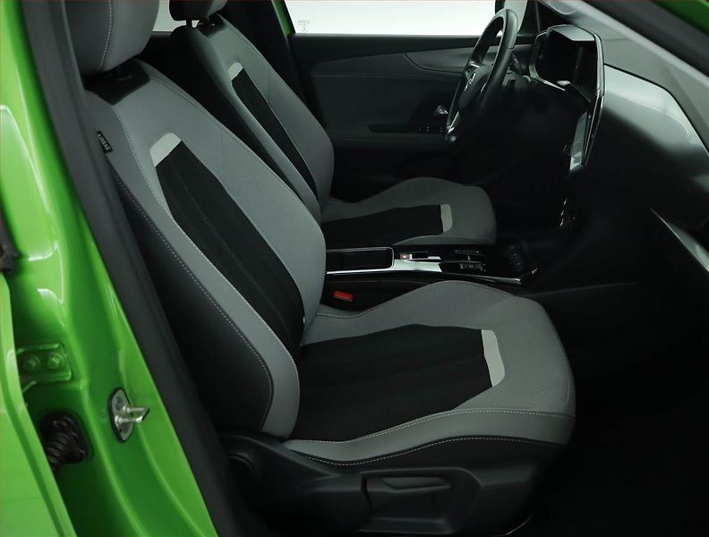 Opel Mokka (2022) Elegance 1.2 Turbo, Automat - fotka 9 z 16