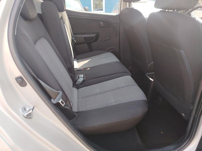 Kia Venga (2011) 1.4 CRDI - fotka 17 z 19